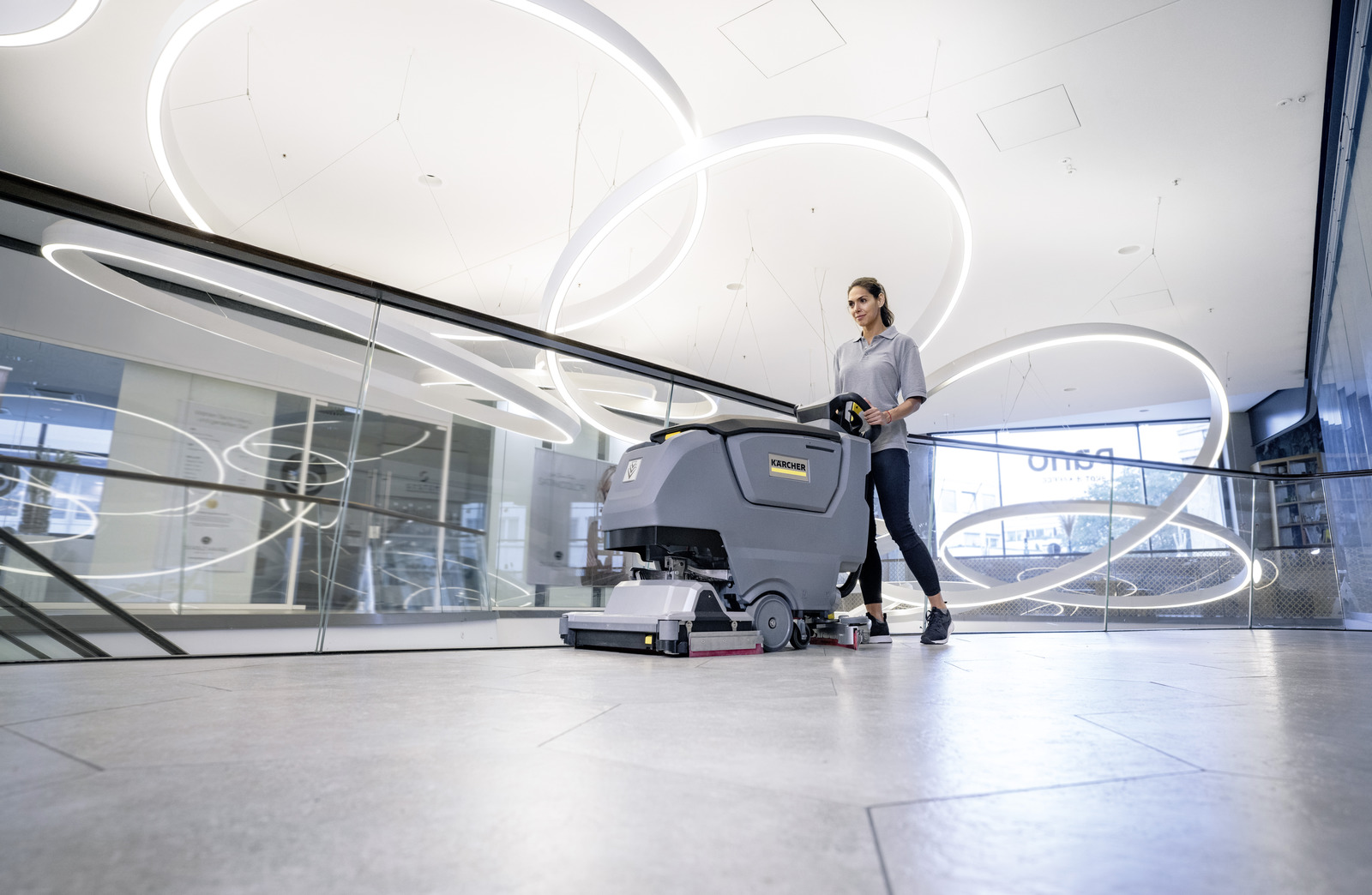 Limpieza de suelos duros