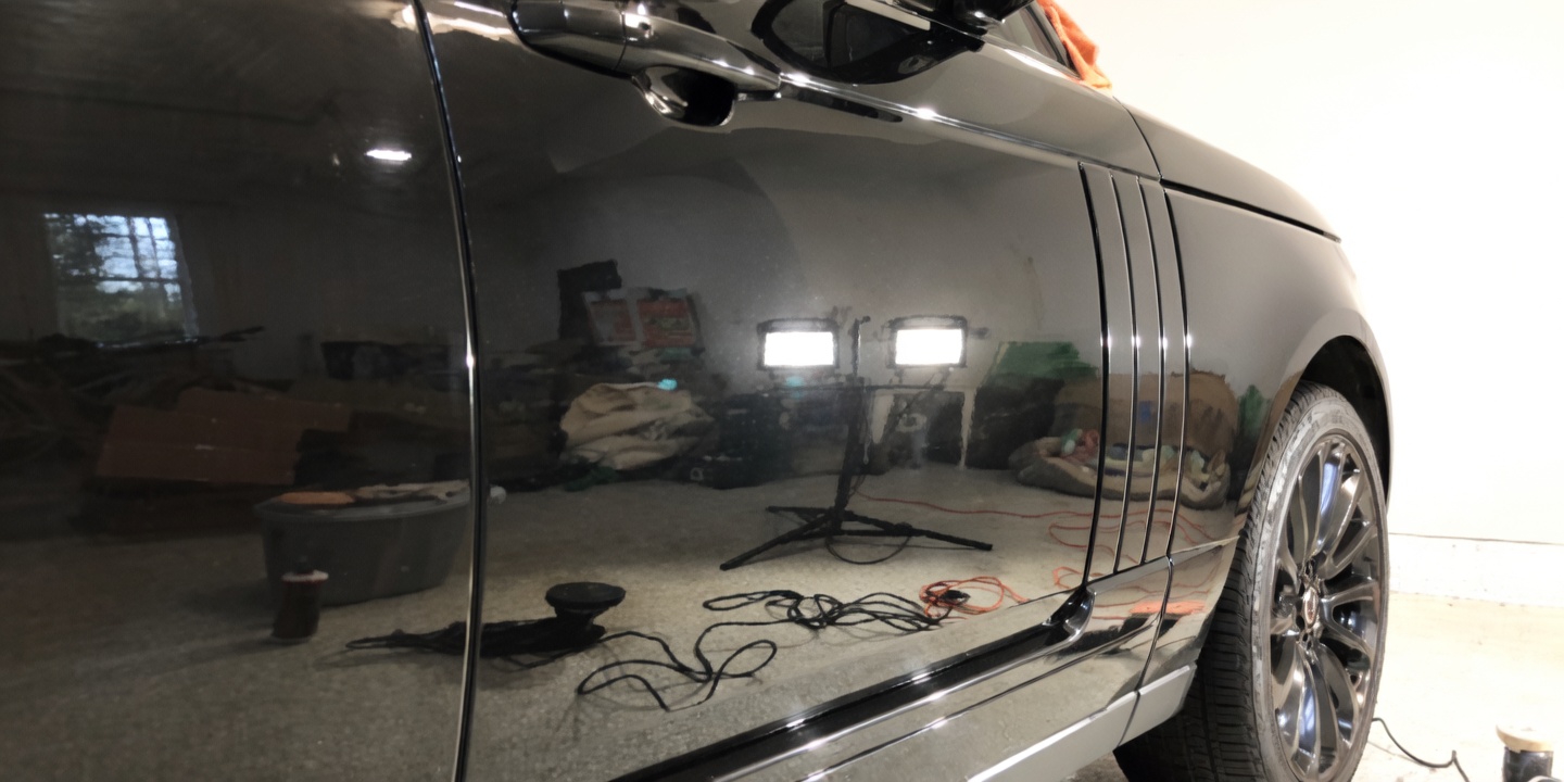 Resultado final de detailing exterior de coche en Mallorca realizado por BrilloPlus